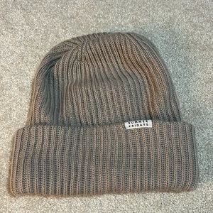 NWOT Summer Fridays winter beanie